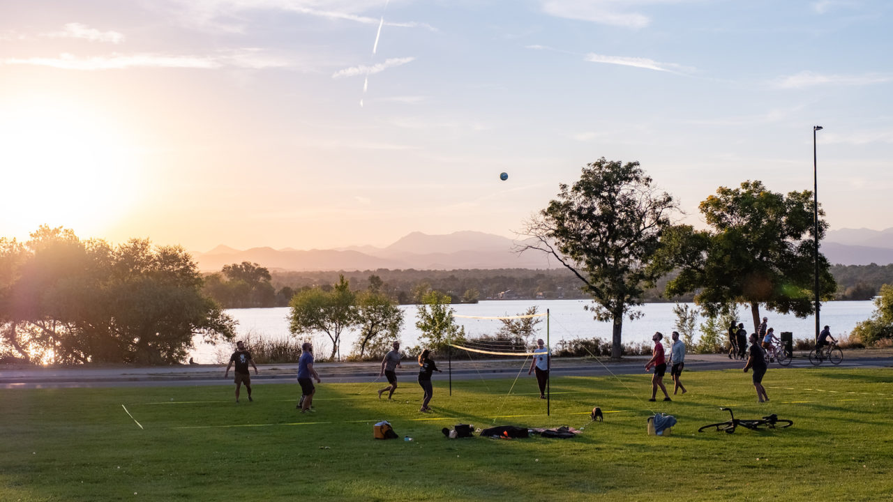 Embrace the Tranquil Sophistication of Sloan's Lake Park 🌅🍃