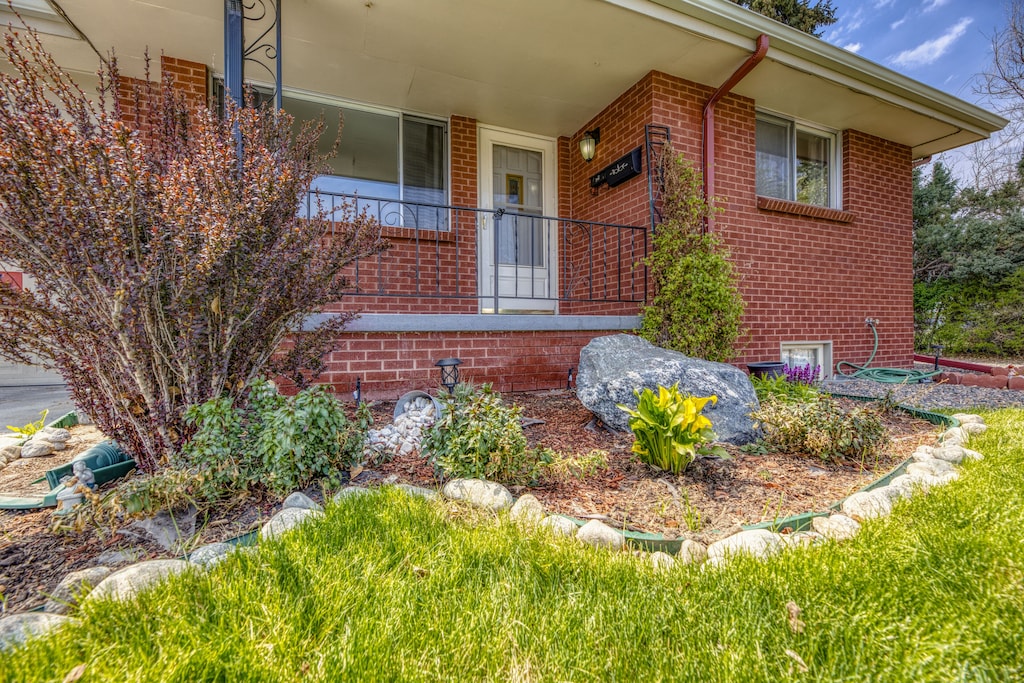 Front porch to Suite 35A