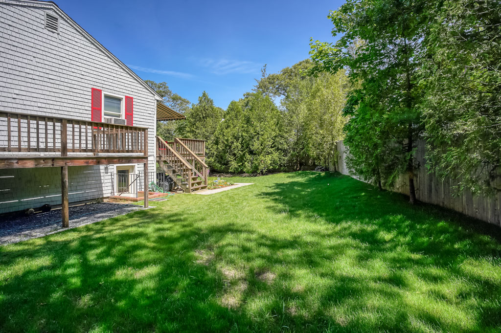 Inca Gardens back deck