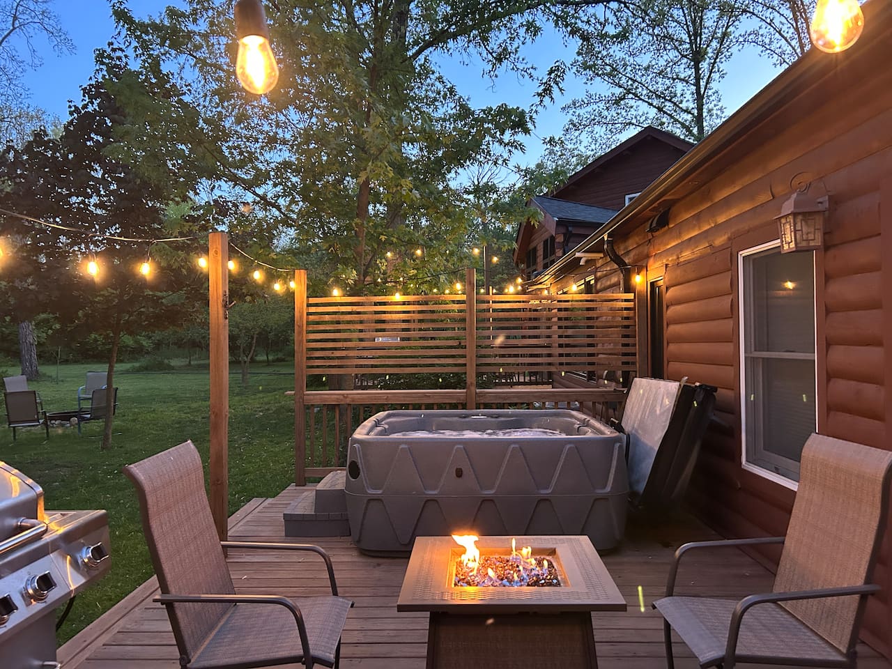 5 person hot tub on Guest Quarters deck. 
