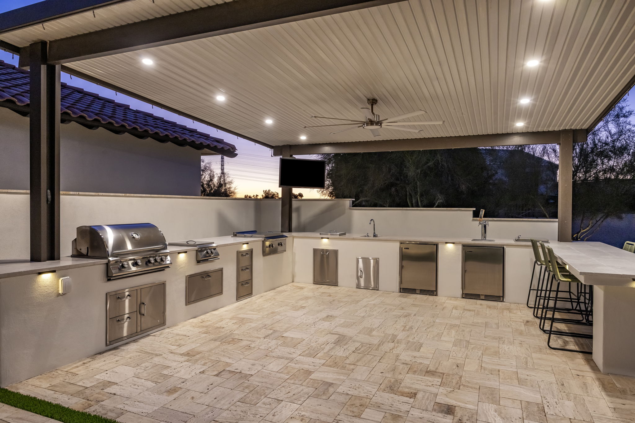 Full out door chef's kitchen