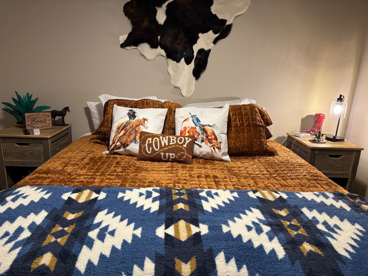Guest Room - King sized bed