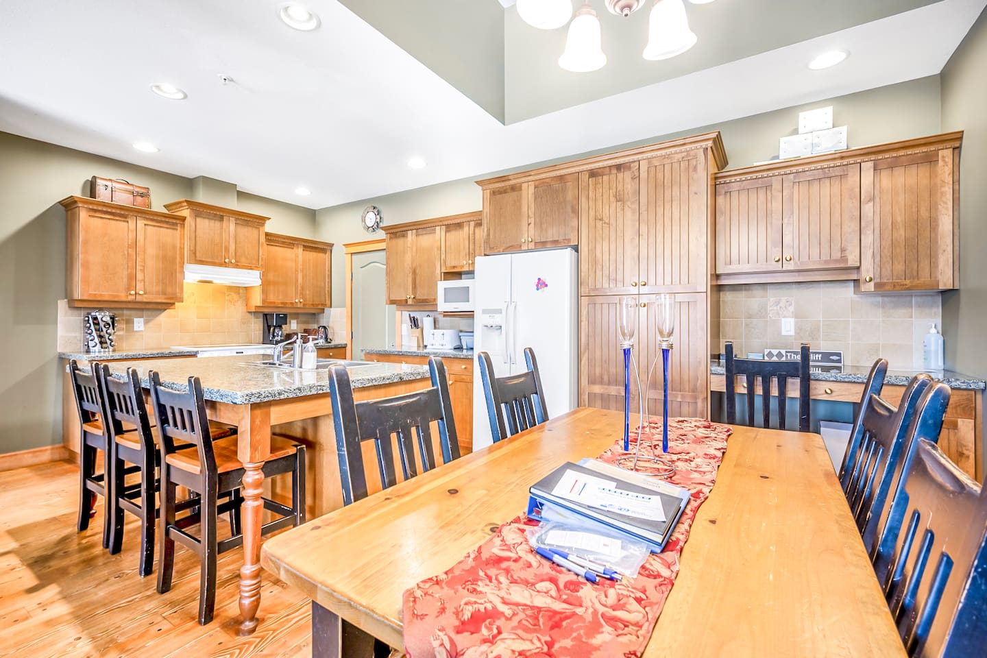 FULLY STOCKED GOURMET KITCHEN AND EATING AREA