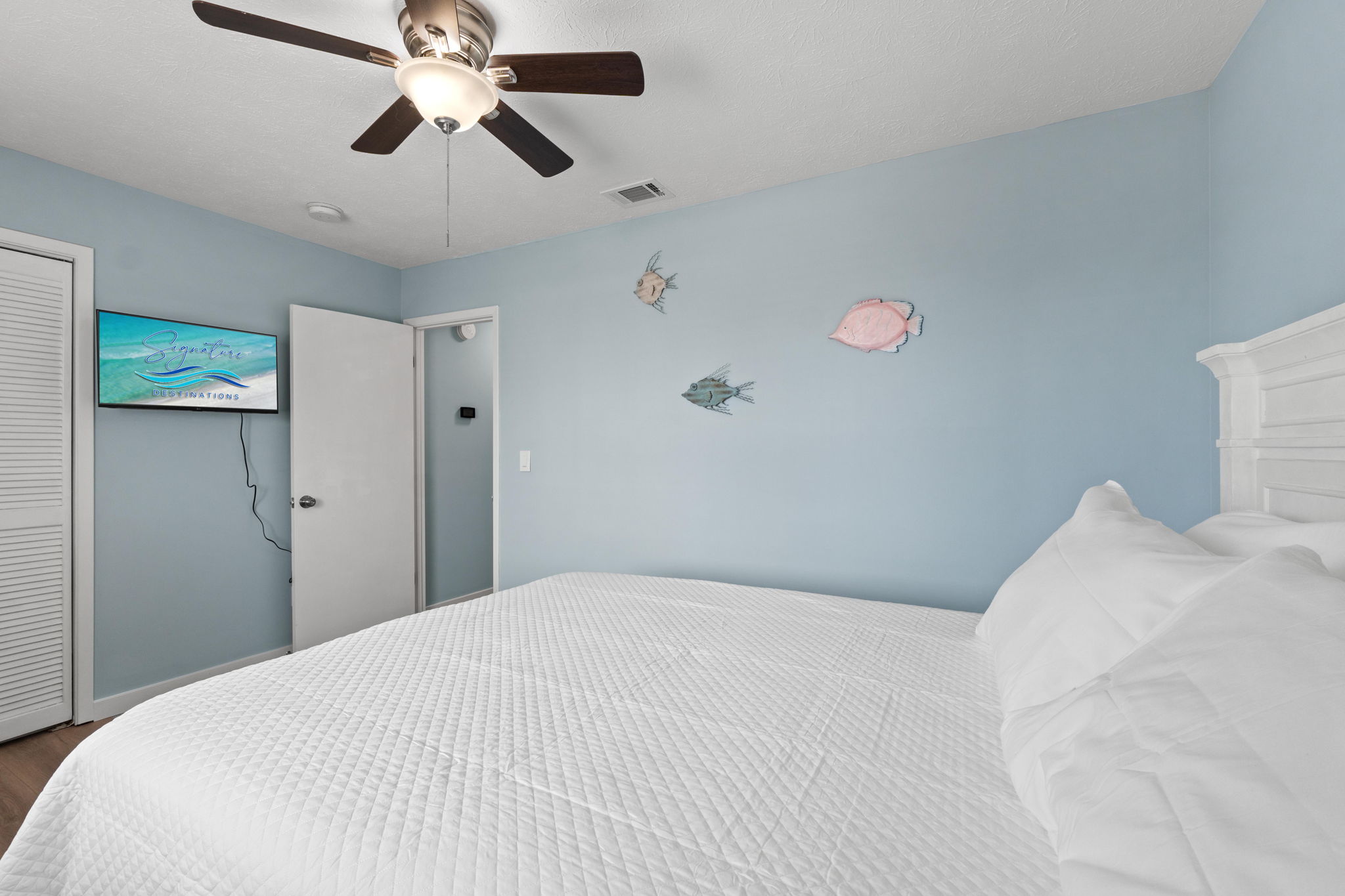 Bedroom 2 with Queen  Bed 