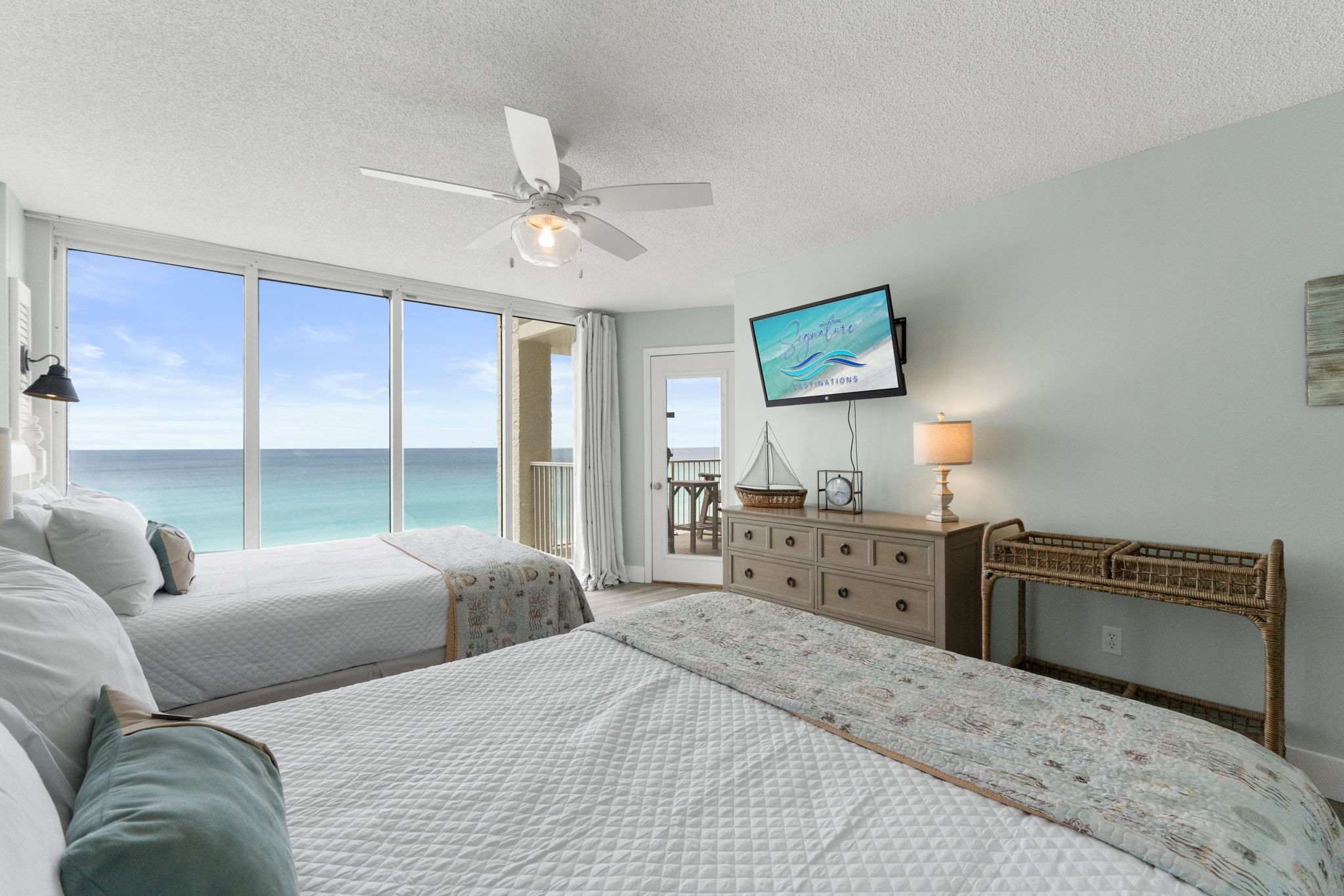 Bedroom 3 with 2 Queen Sized Beds