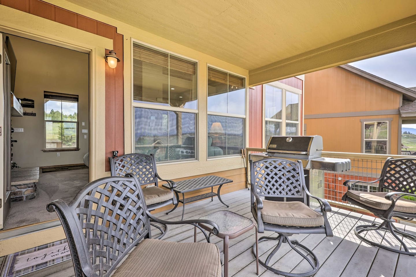 Outdoor Balcony with BBQ
