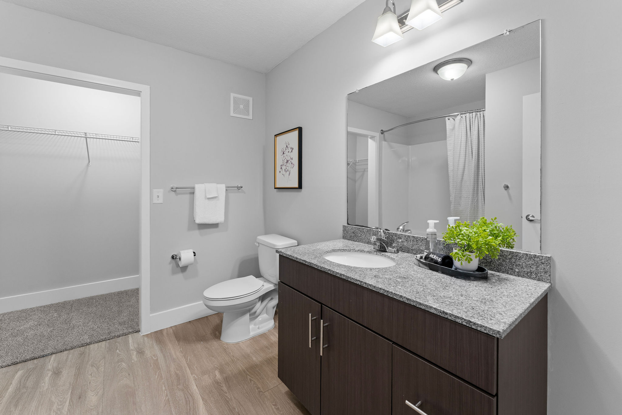 King EnSuite Bathroom 3