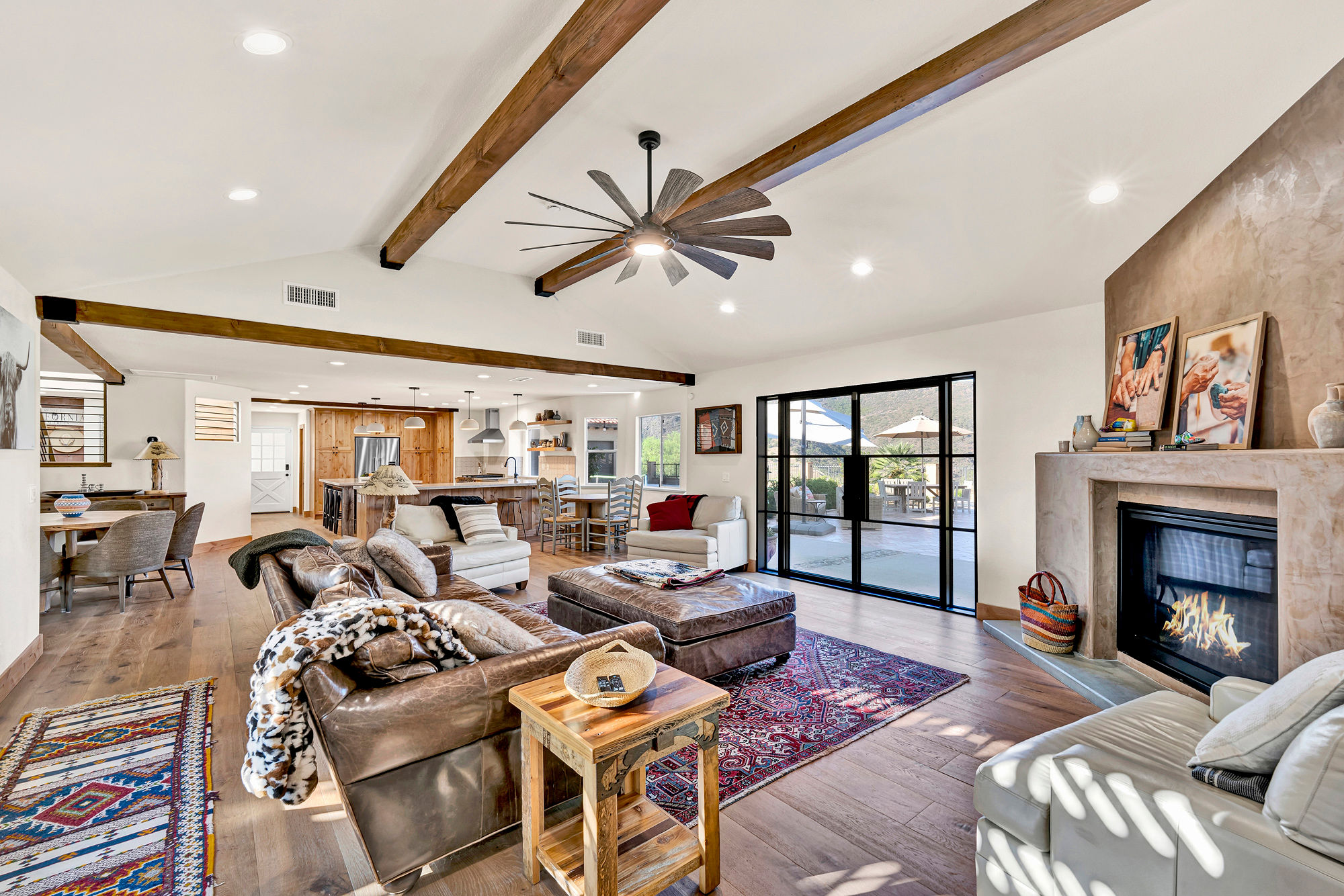 Main living room, gas fireplace