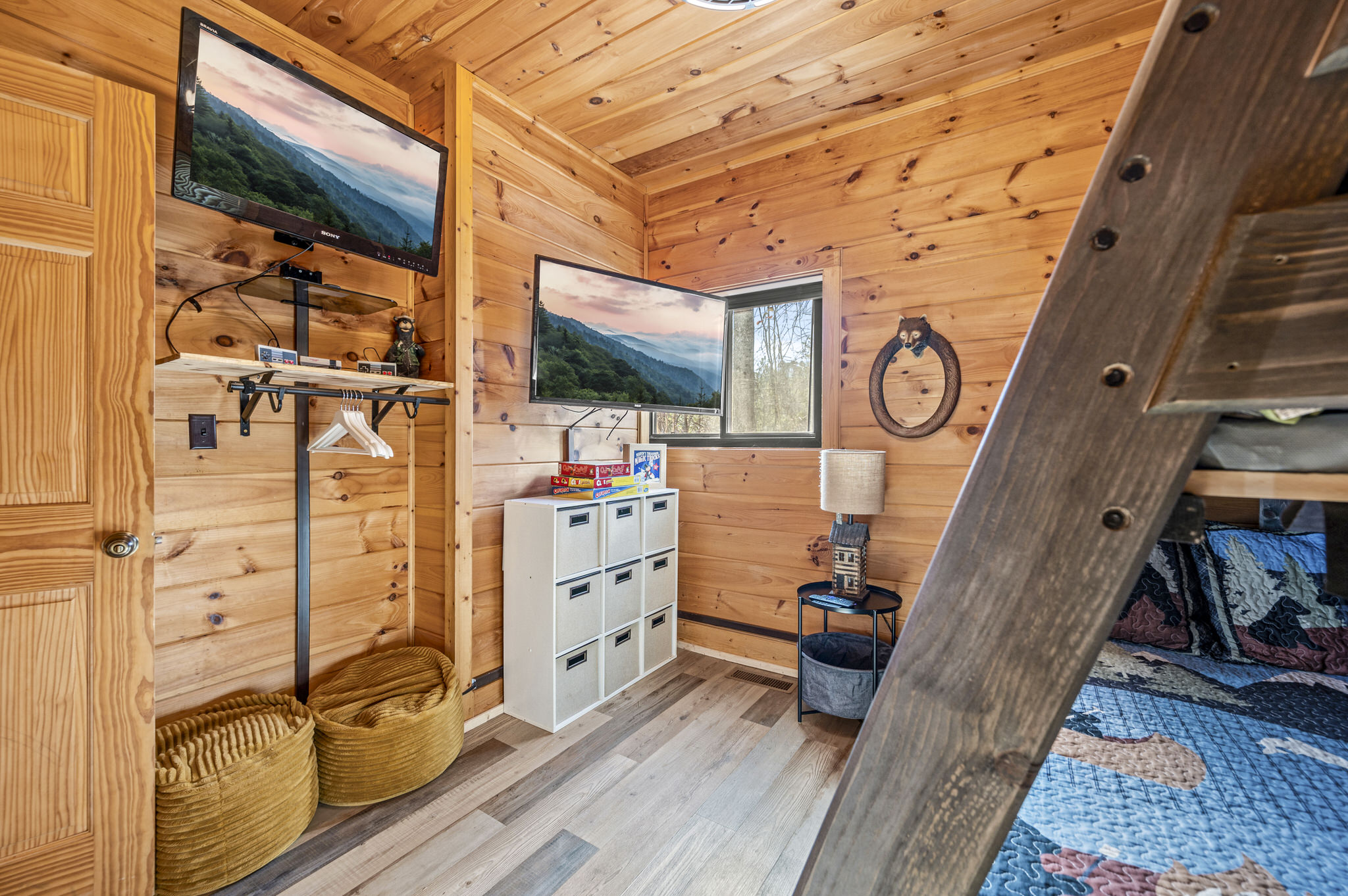Please note, this room has been updated and now features one large Smart TV and twin/queen bunk bed.  This allows for a more comfortable queen bed configuration where boths sides of queen bed are accessible for guests to get in and out of more easily.
