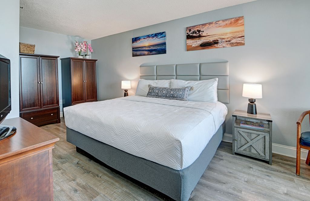 Wake up to the smell of a sea breeze and the feel of warm sunshine!