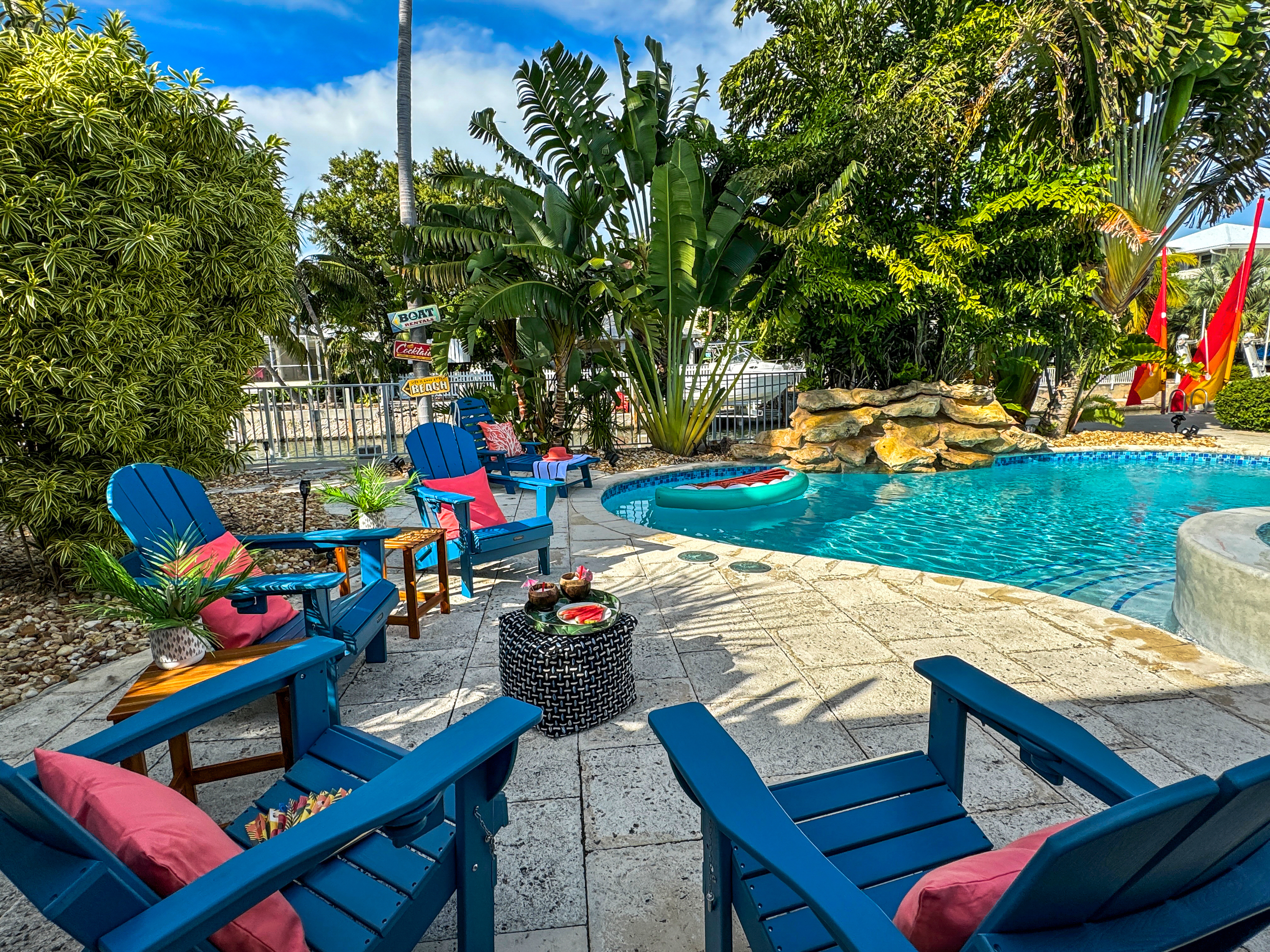 There's a seating area by the spa...