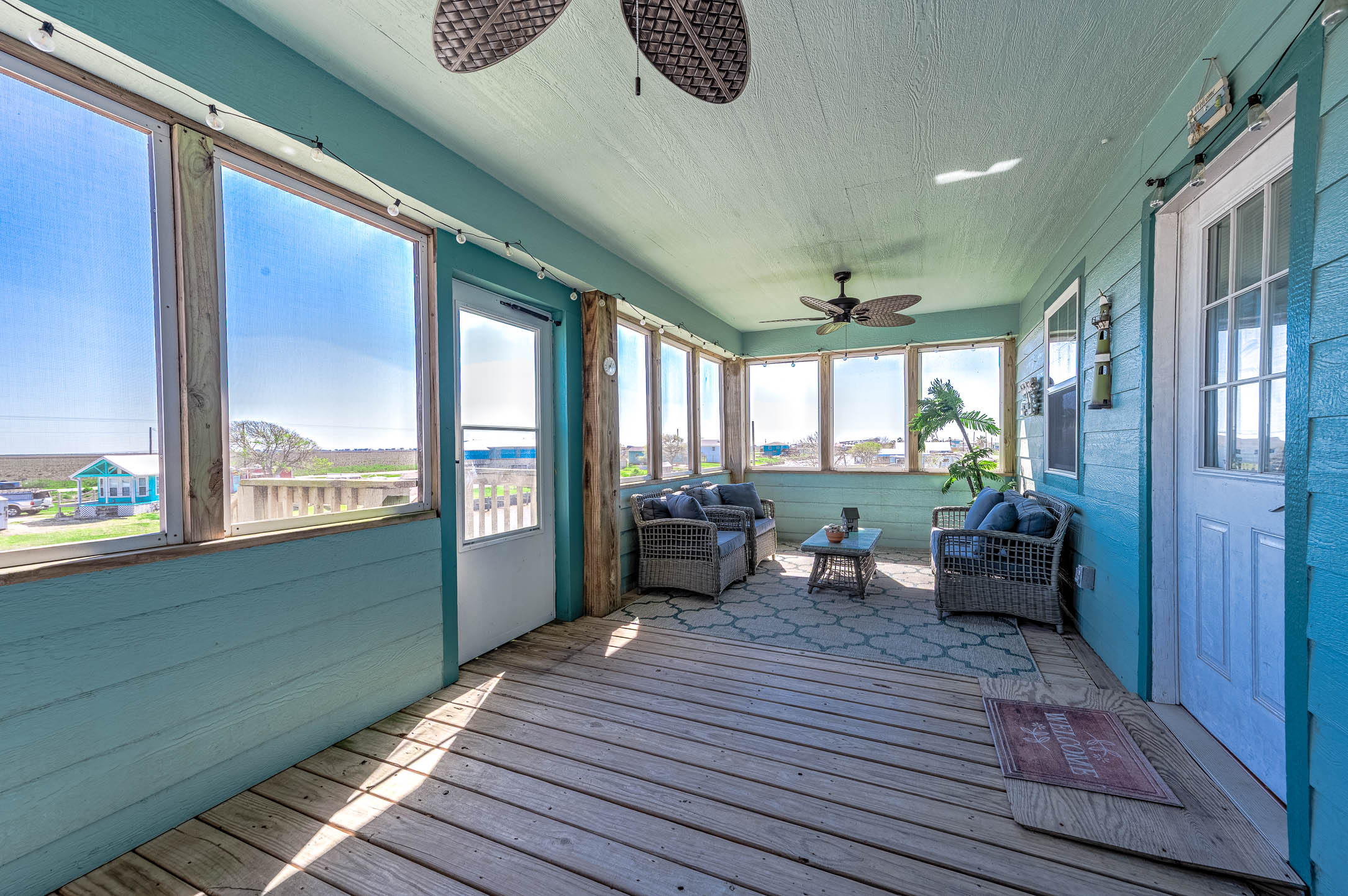 Screened in porch