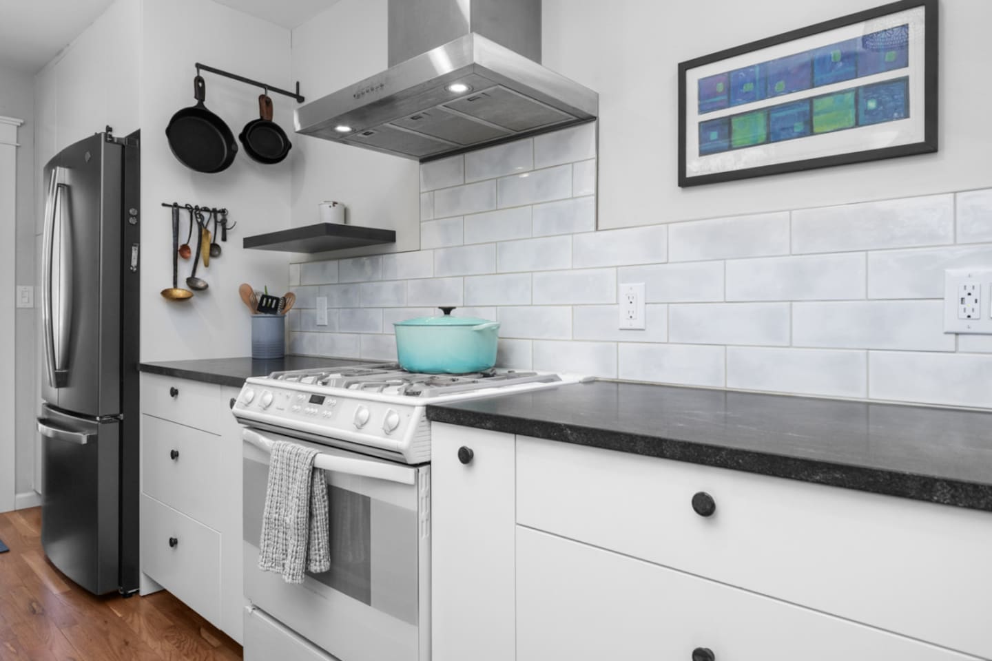 Kitchen with  Gas stove 