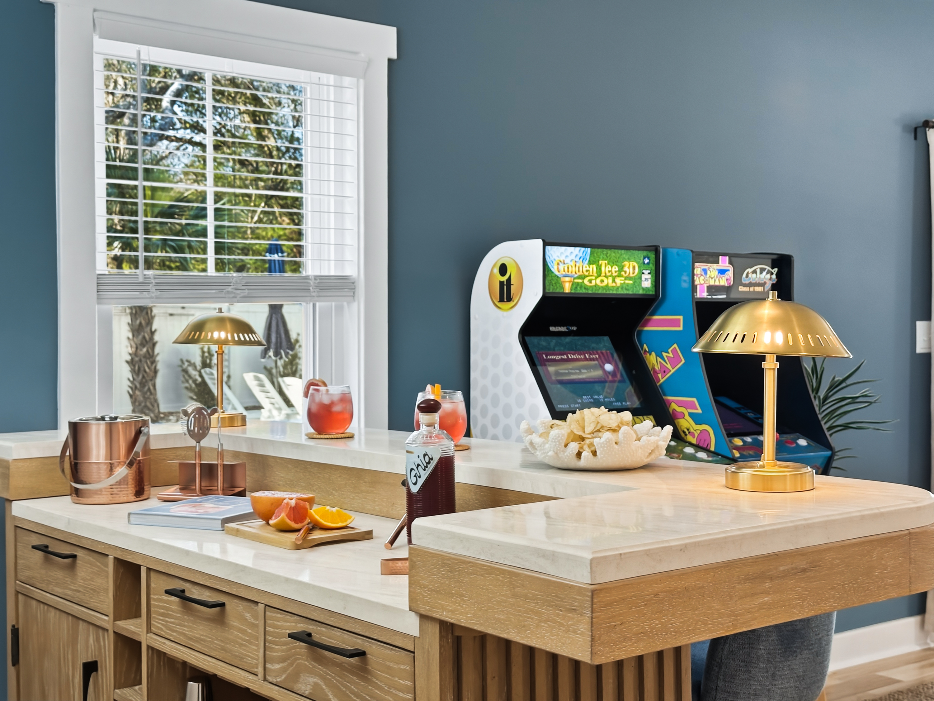 Prepare drinks at the bar to enjoy by the pool!