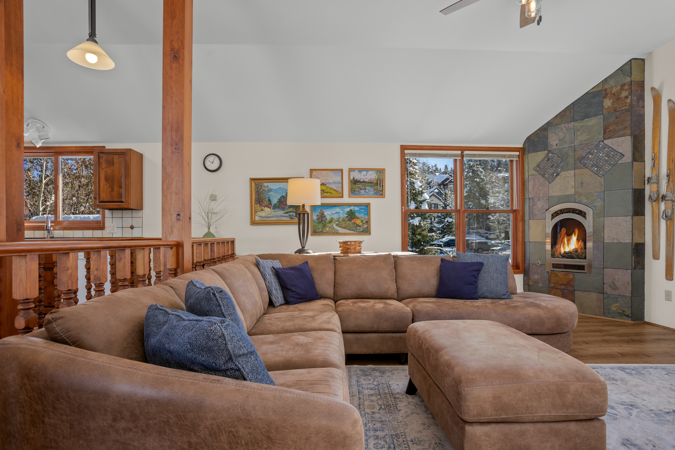 Living Room w/ Comfortable Seating