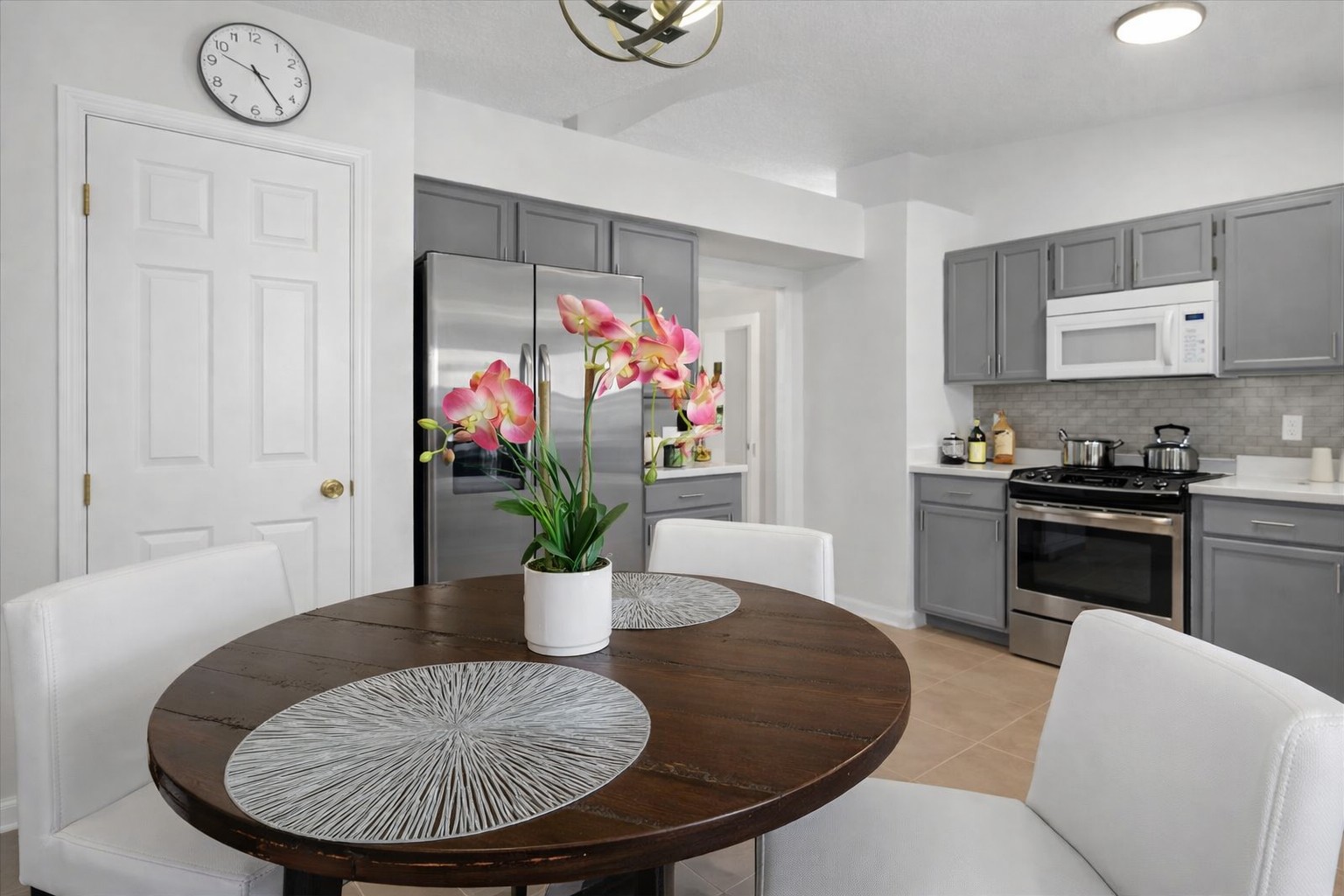 Enjoy breakfast with the family!