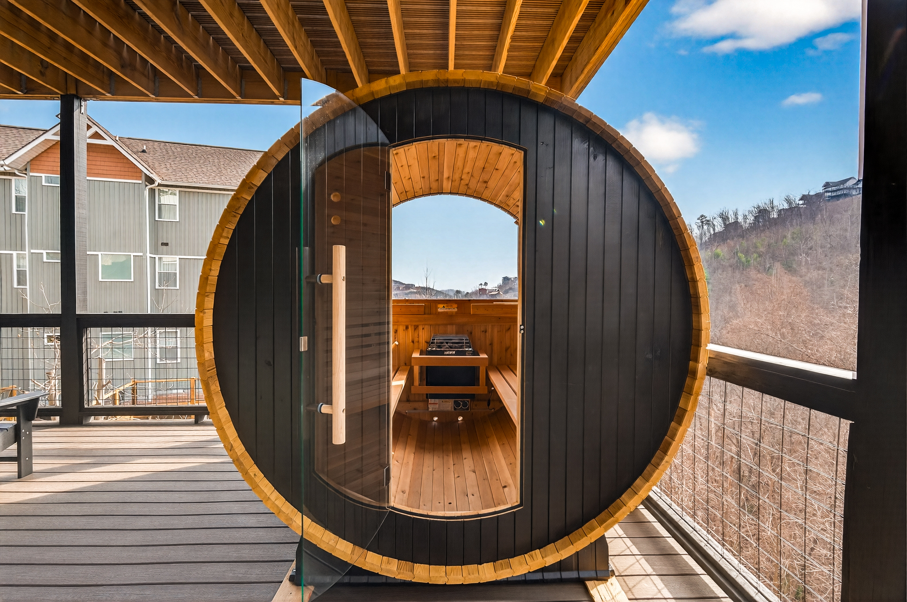 🔥 Private Smoky Mountain View Sauna – Relax, detox, and recharge in the outdoor sauna with a stunning window overlooking the Smoky Mountains. The perfect place to unwind after hiking, exploring Gatlinburg, or soaking in the hot tub. A true luxury cabin sp