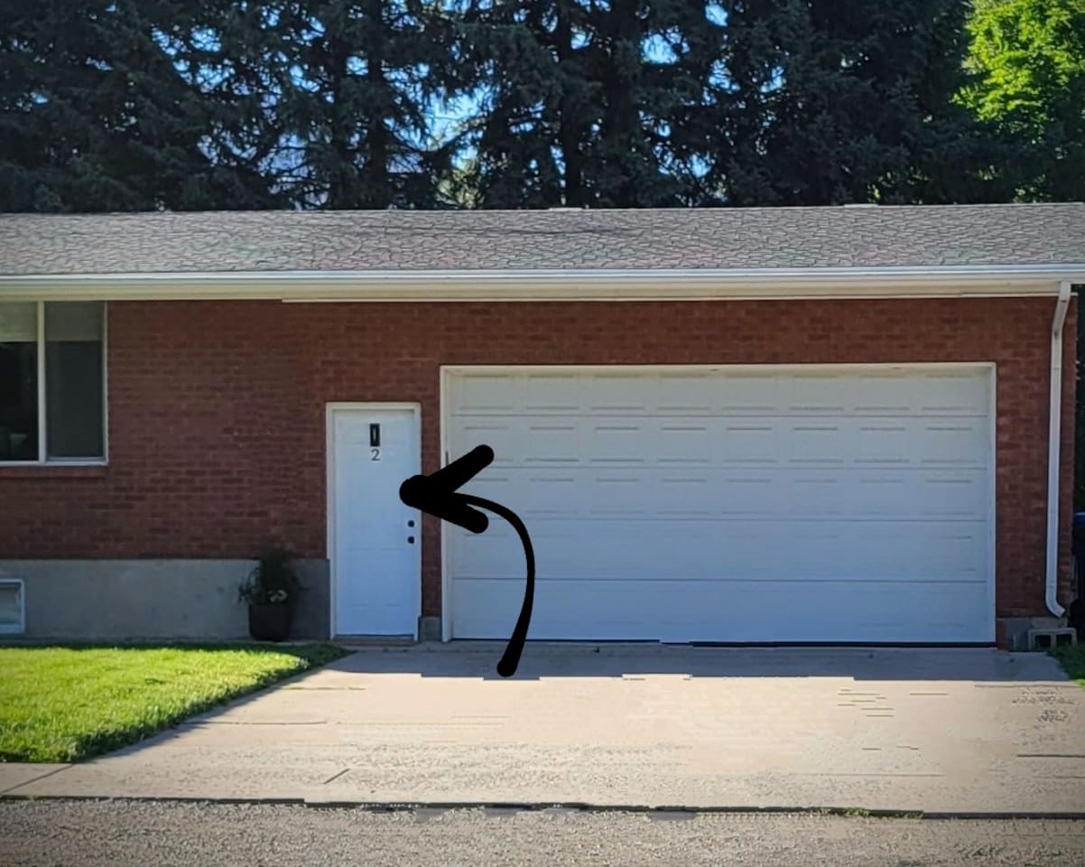 Private entry and parking spot