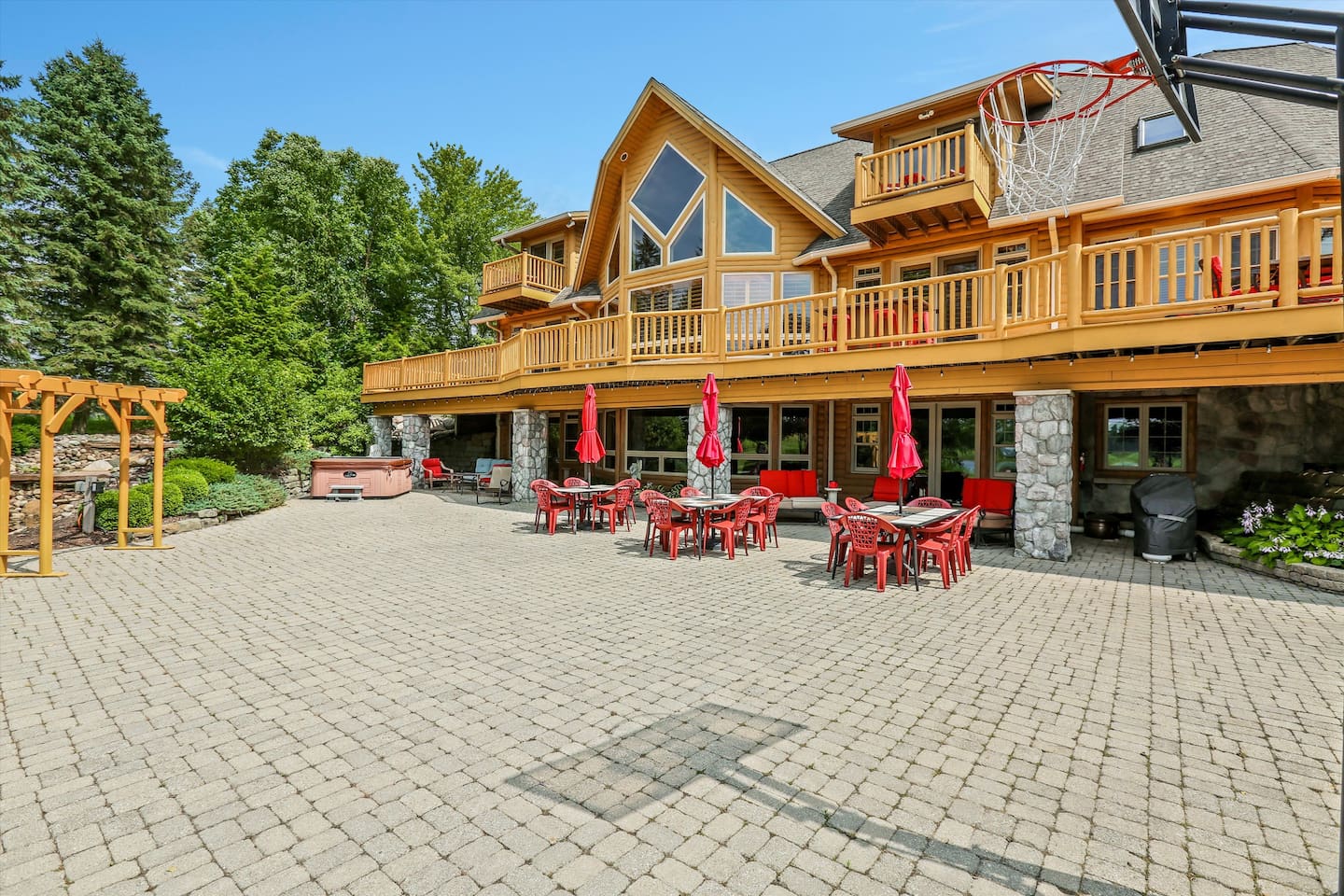 The San Angelo Lodge sleeps 24 with 21 beds, 6 bedrooms, 5 bathrooms and 10,000 total square feet