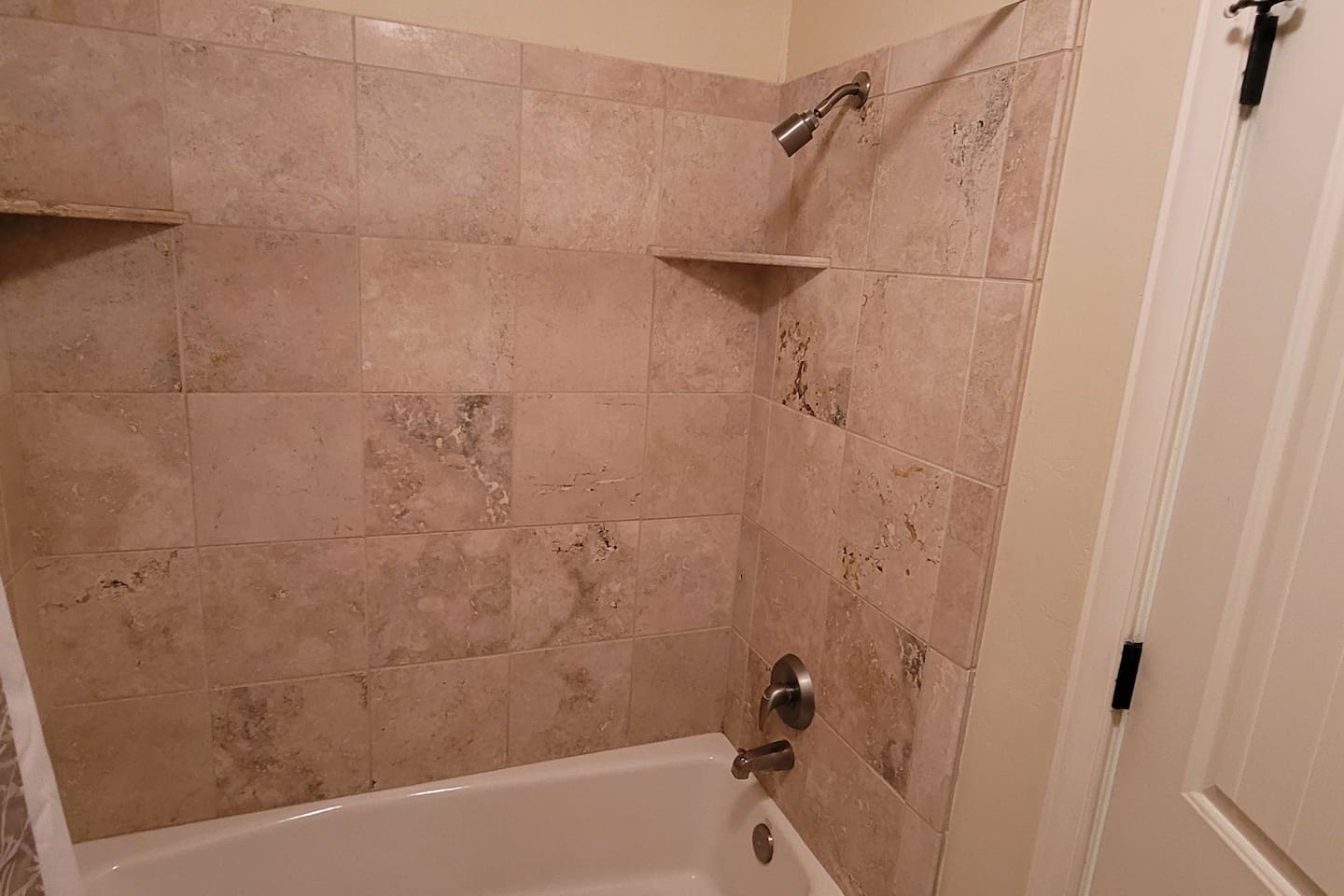 Full bathroom for bedrooms 2 and 3