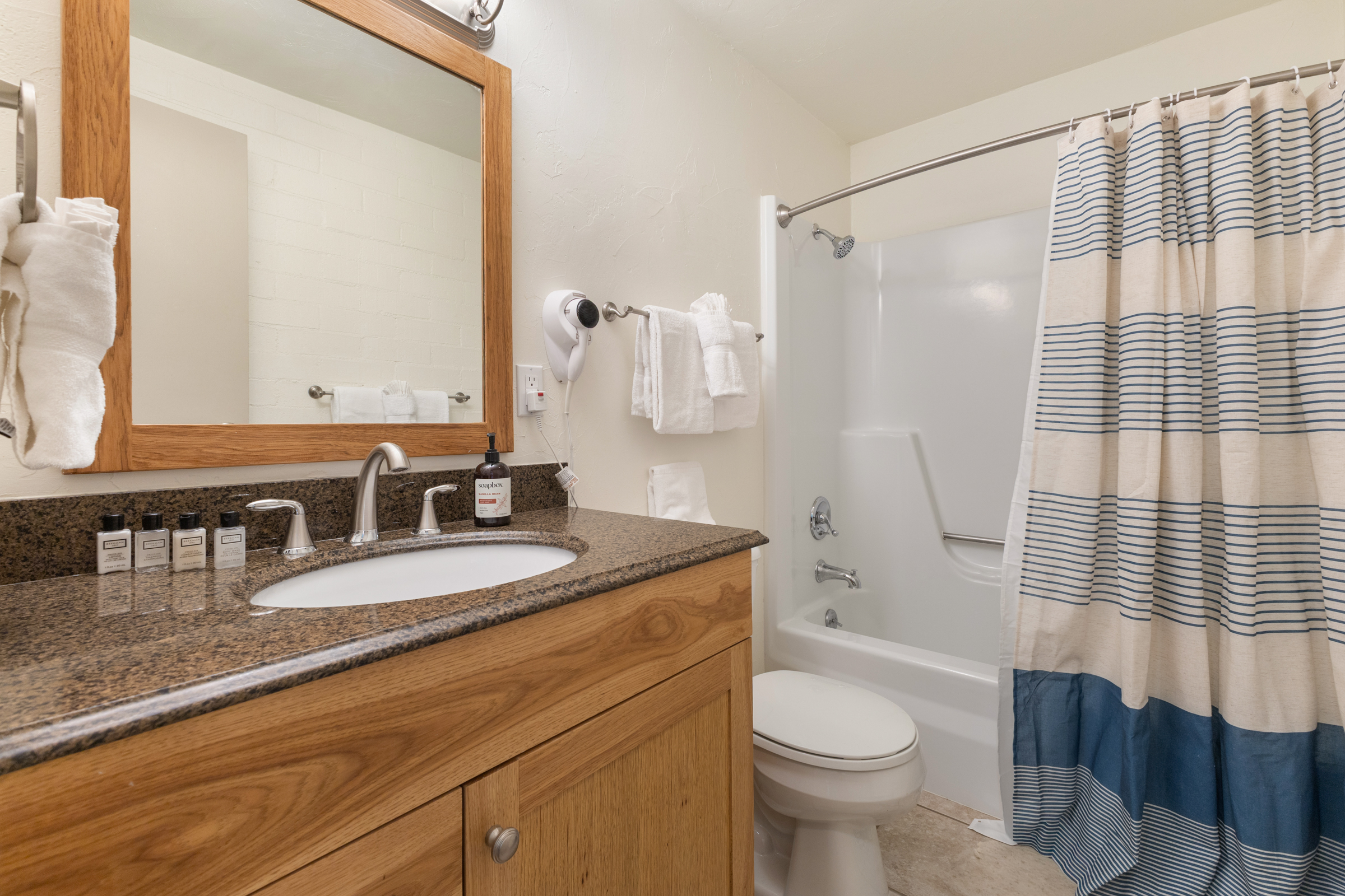 Bathroom 1 | Shower/ Tub Combo | Toilet