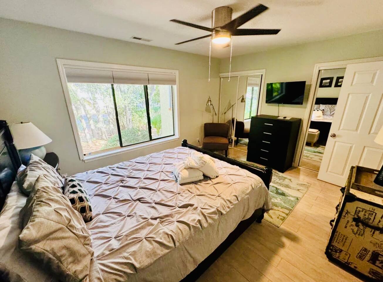 Bedroom with Smart TV
