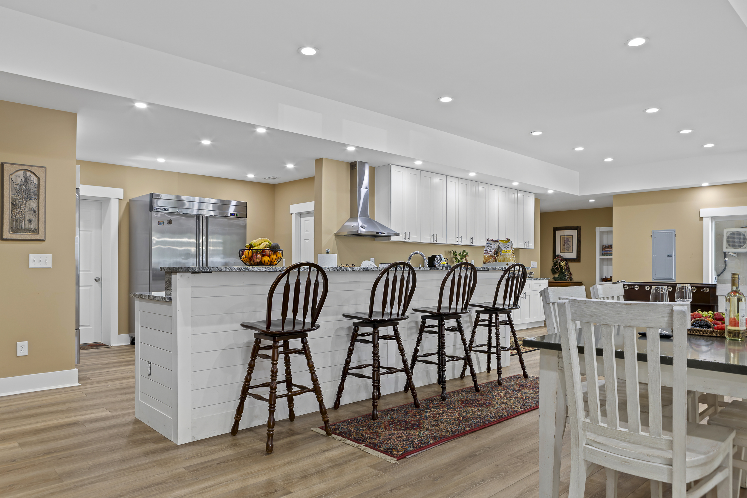 Kitchen Paradise: Entertain and create culinary delights in this bright, spacious kitchen!