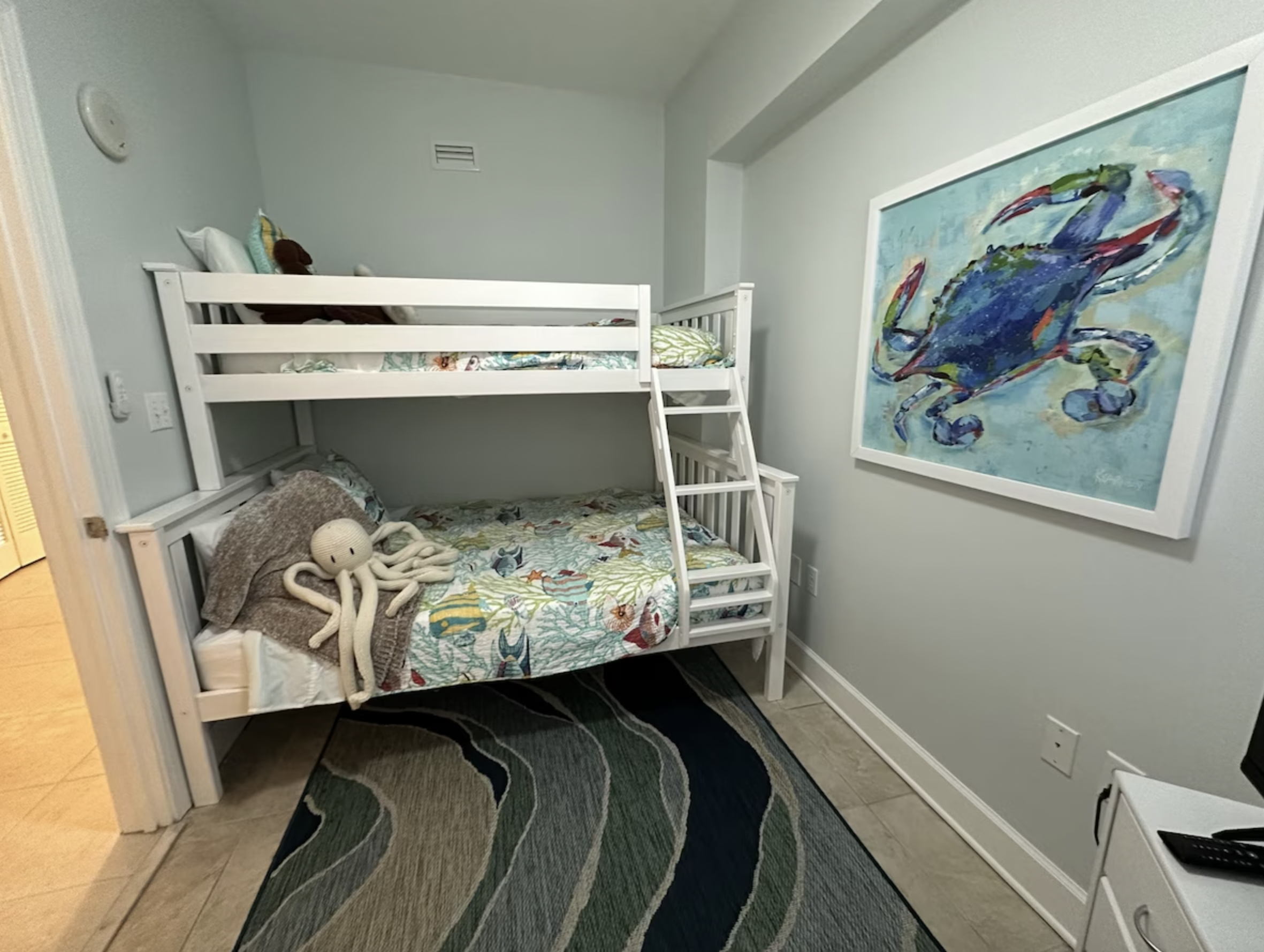Bunkroom-Twin over Full Bed