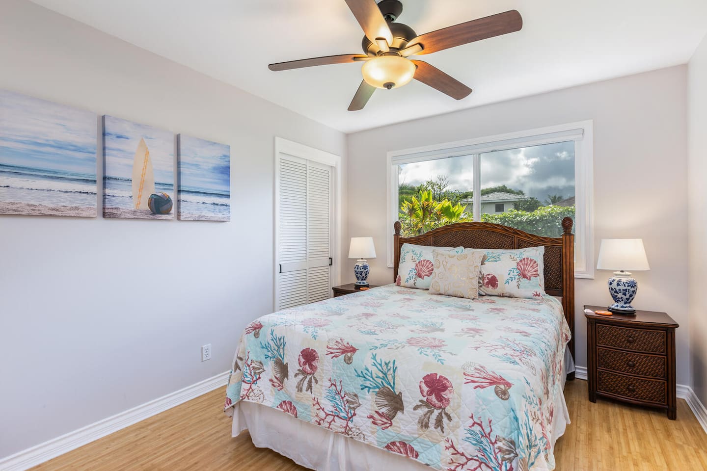 Pineapple Suite - Downstairs
Queen-size bed and an attached bathroom that is shareable.