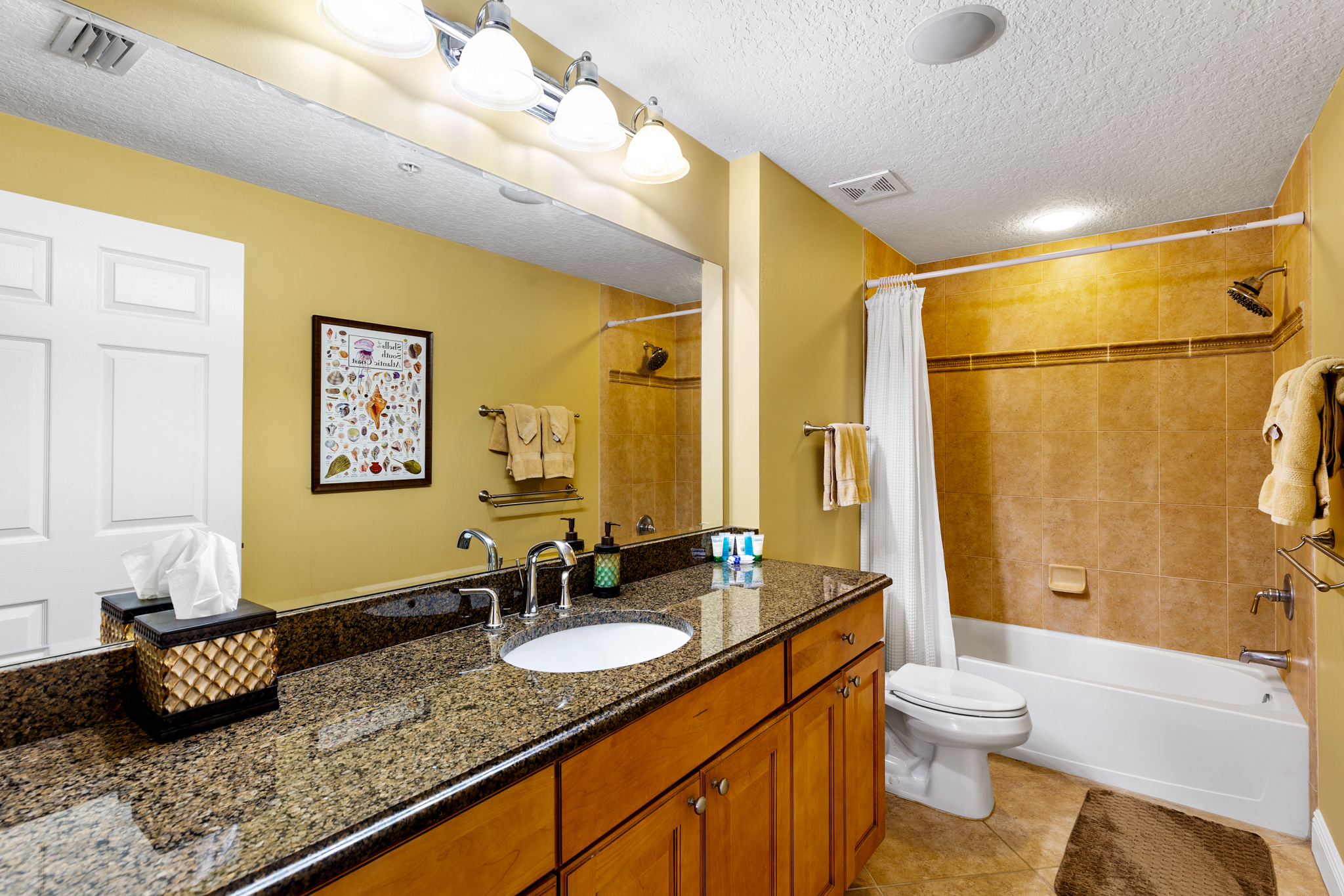 Guest Suite Full Bath