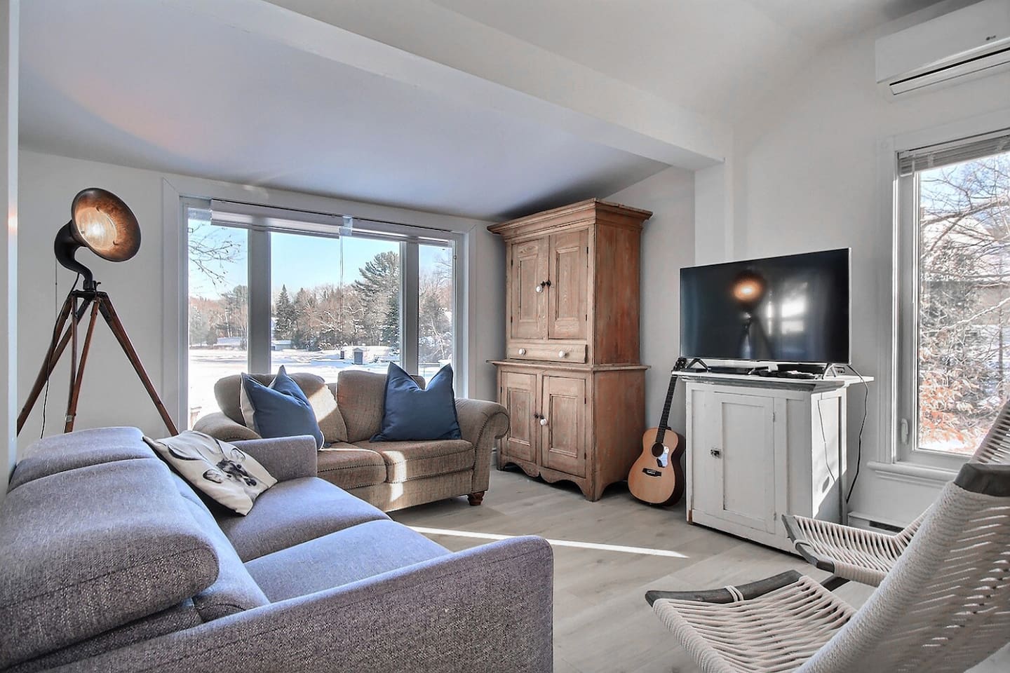 Bright Open Living Space to Relax
