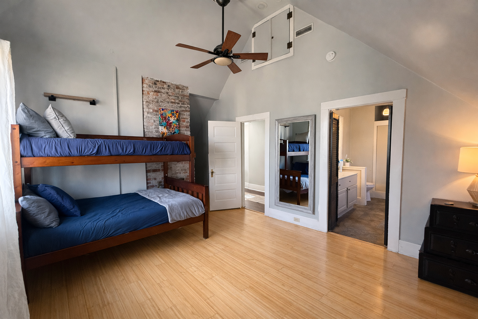 The bunk room even has its own ensuite bathroom and it has not only a shower but also a bathtub