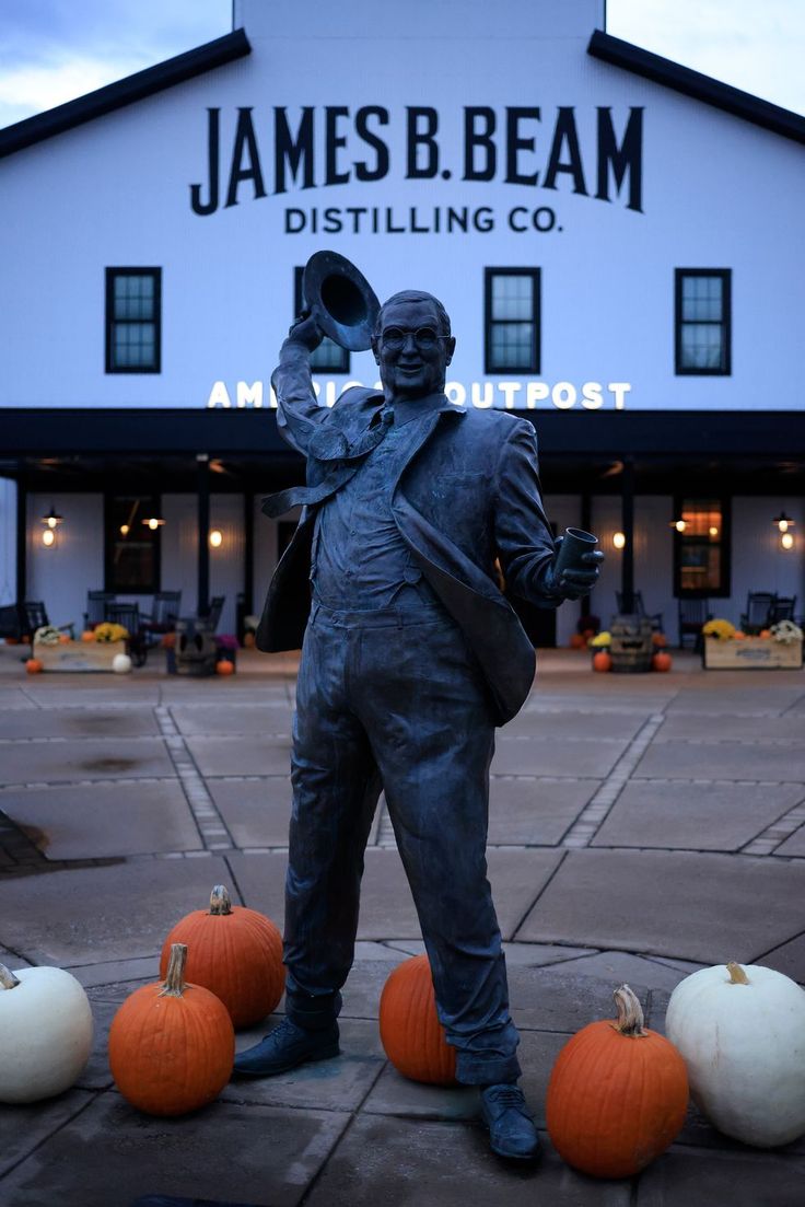Sip bourbon near downtown Versailles at Jim Beam’s fall events!