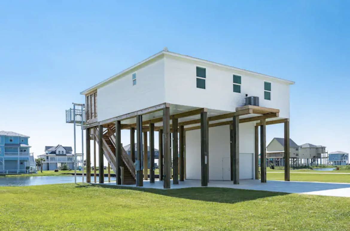 c1768dd48eae43a1ac33d69a466f5f57 | Beachhouse | Texas | TX | Vacation Homes | Galveston | Crystal Beach | Kokomo | Breezy Days | Beachfront Elegance | Sunrise Serenity | Southern Sands Property Management, LLC