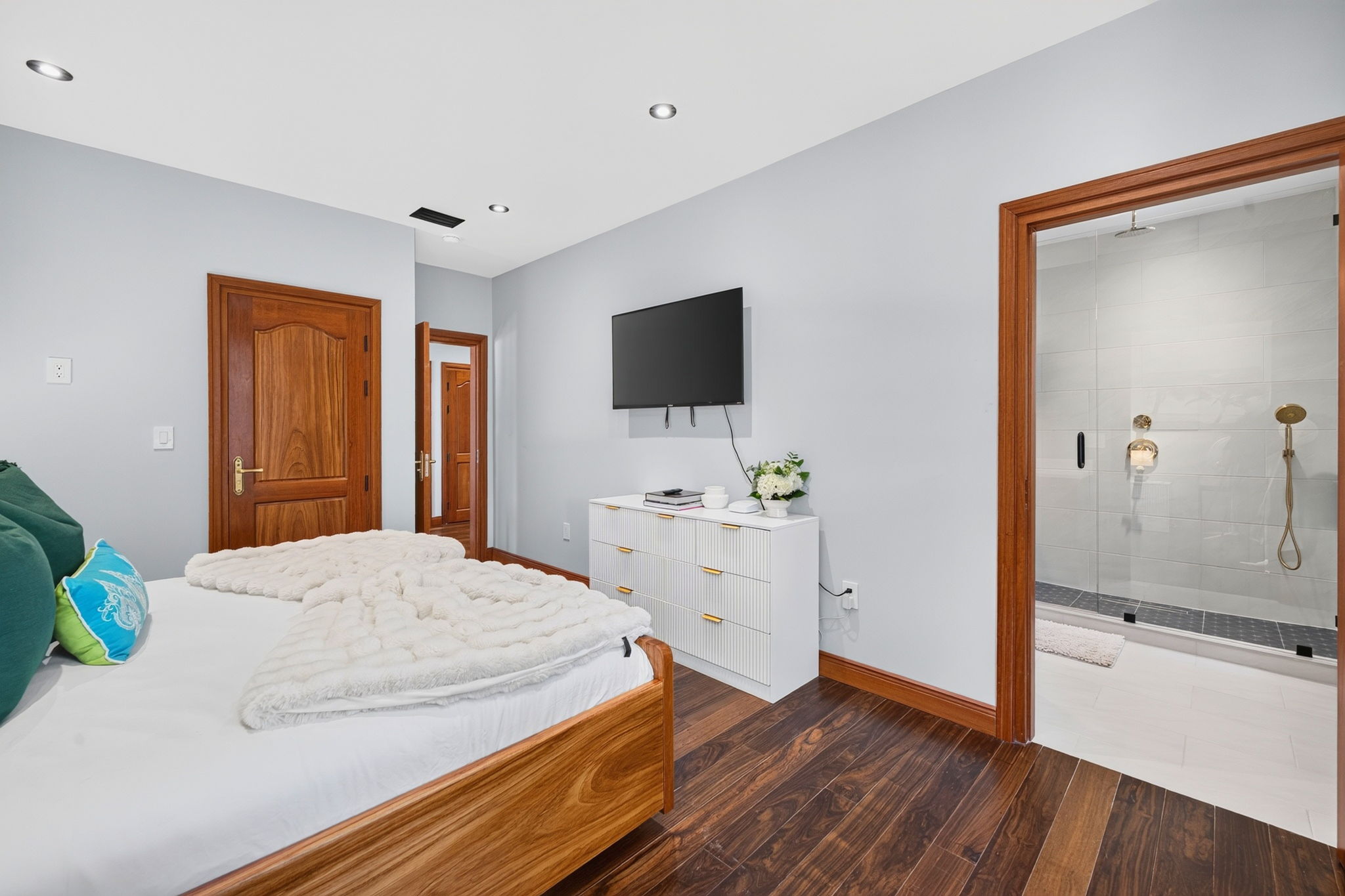 1st Floor Bedroom 2, King Suite | Rosewood Retreat | 2605 Palm Blvd, Isle of Palms, SC | IOP Escapes