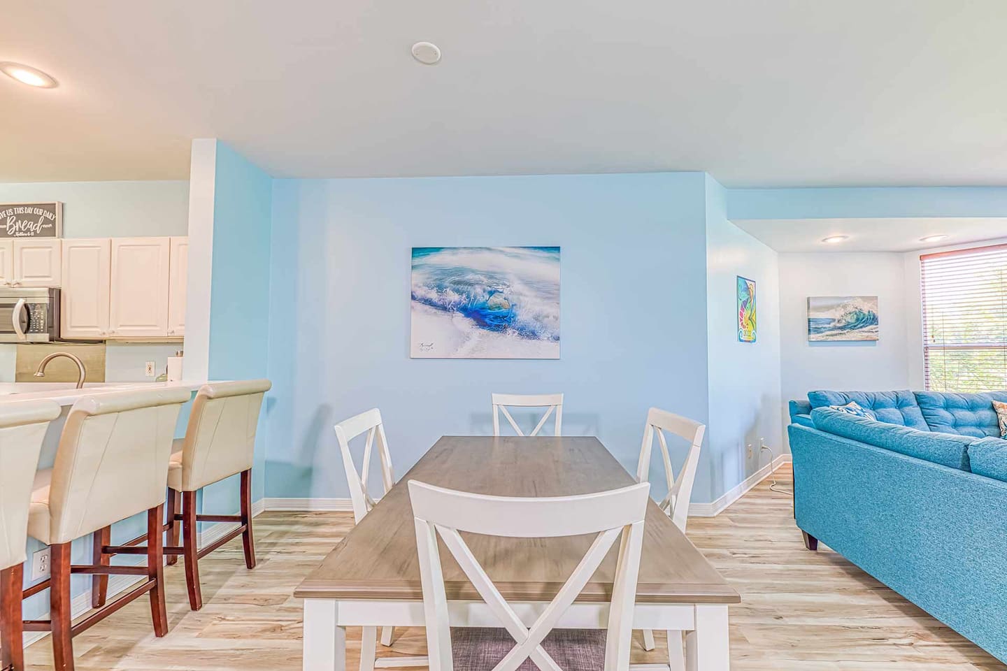 Dining Area: Bright and airy space for unforgettable meals and laughter with loved ones!