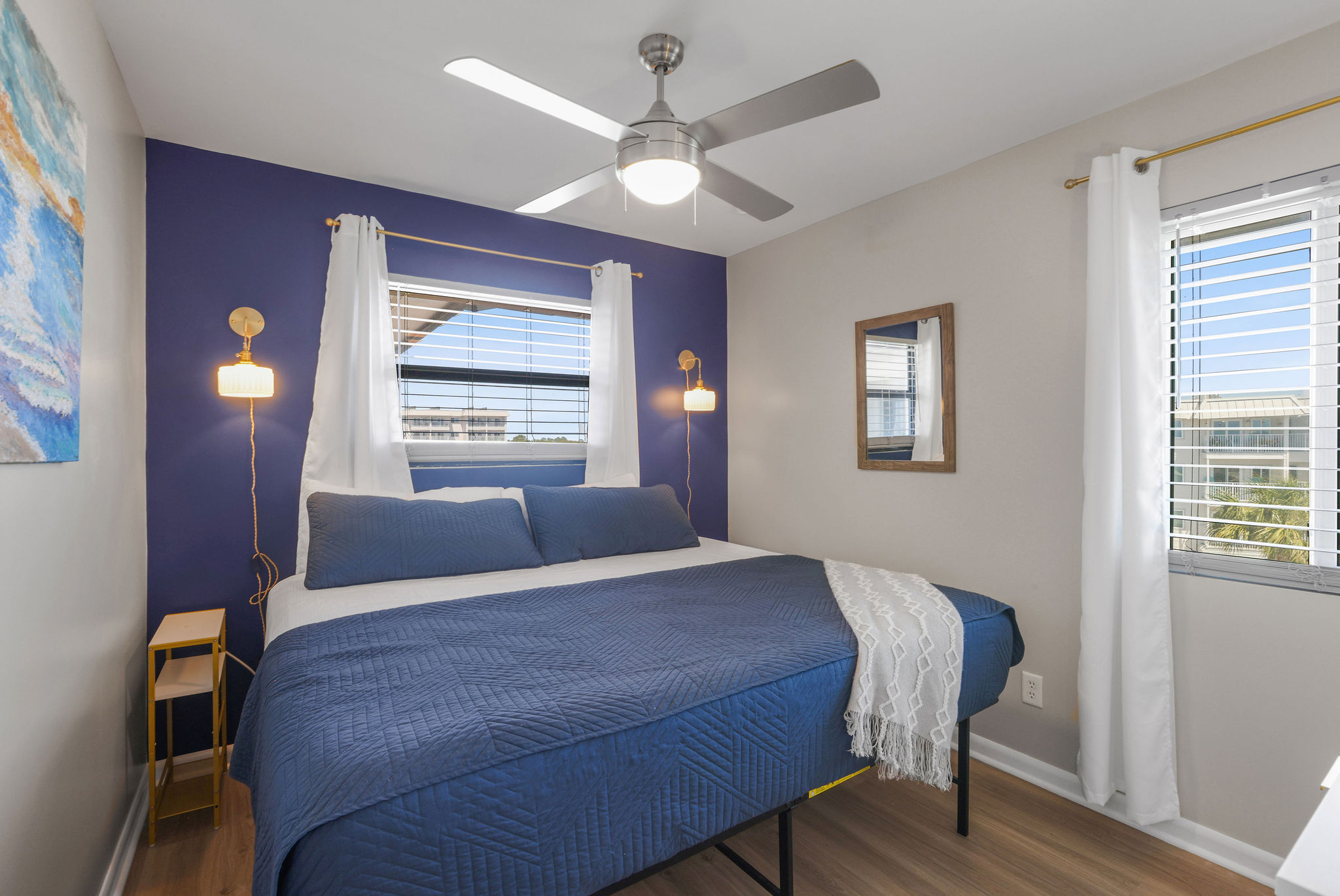 Comfy KING Bed in bedroom