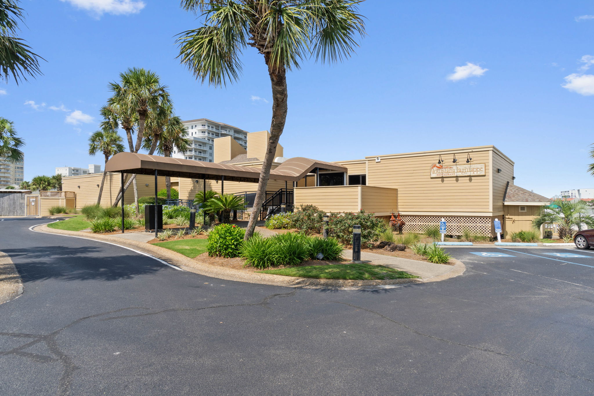 Dinner with a view! Experience award-winning dining at Louisiana Lagniappe, located right on the property. Enjoy fresh seafood and stunning harbor vistas just a short walk from your door.