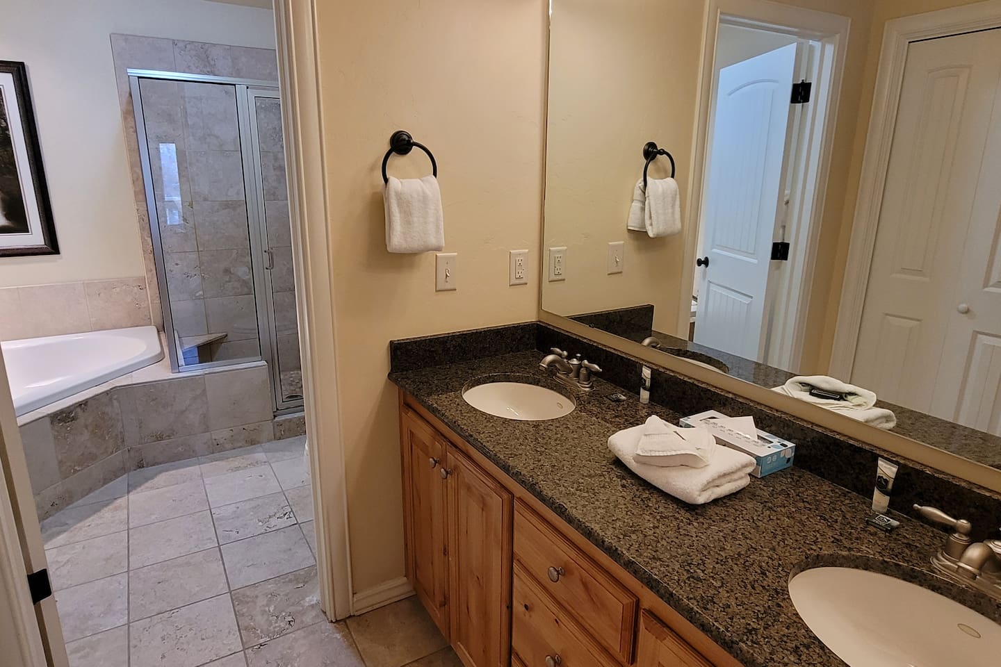 En-suite bath for bedroom 1