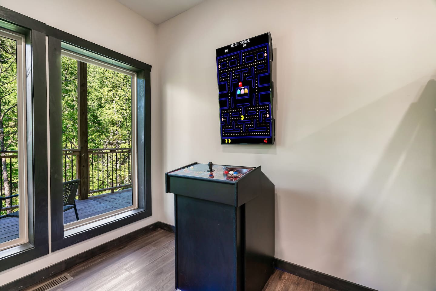 Classic arcade game for endless fun — a guest favorite for kids and adults alike.