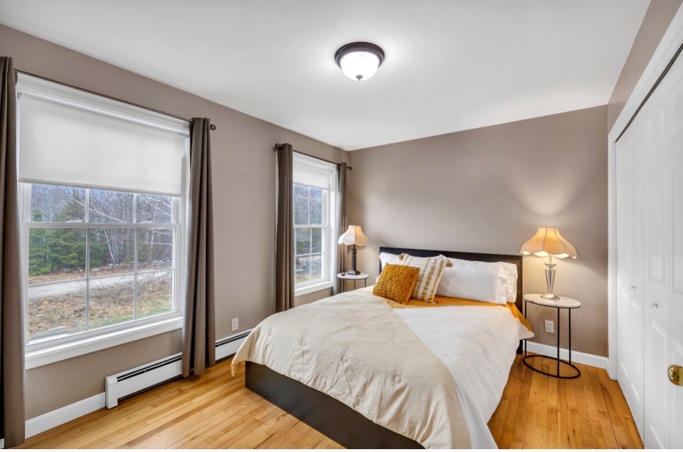 2nd Floor Queen Bedroom