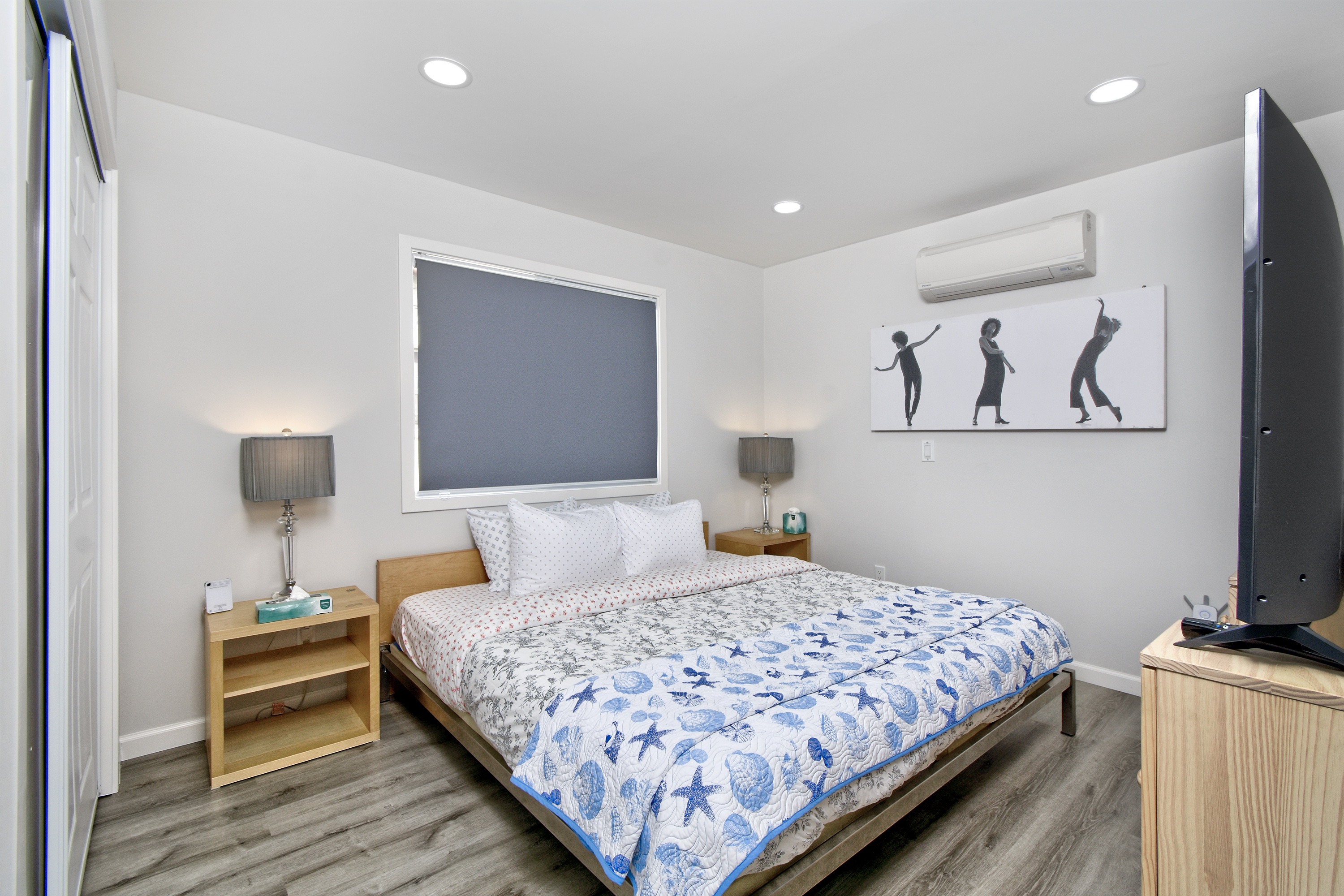 03-1362-shortridge-unit-a-primary-bedroom-california-king-bed