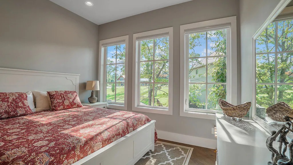 King sized main floor with on-suite bath.