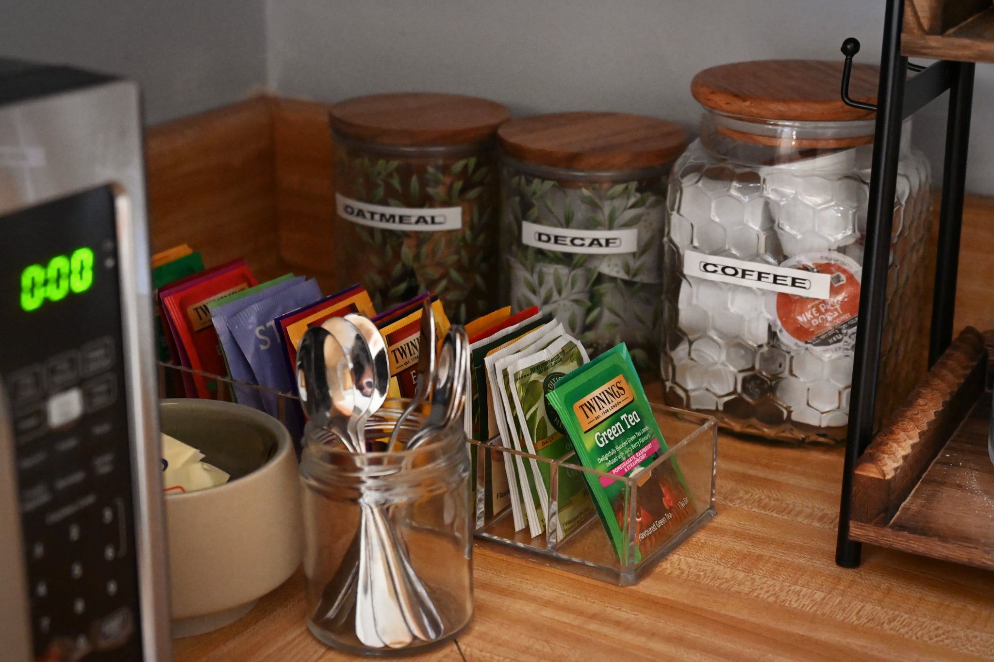 Our cozy cabin is supplied w/ coffee, decaf, oatmeal & tea :)