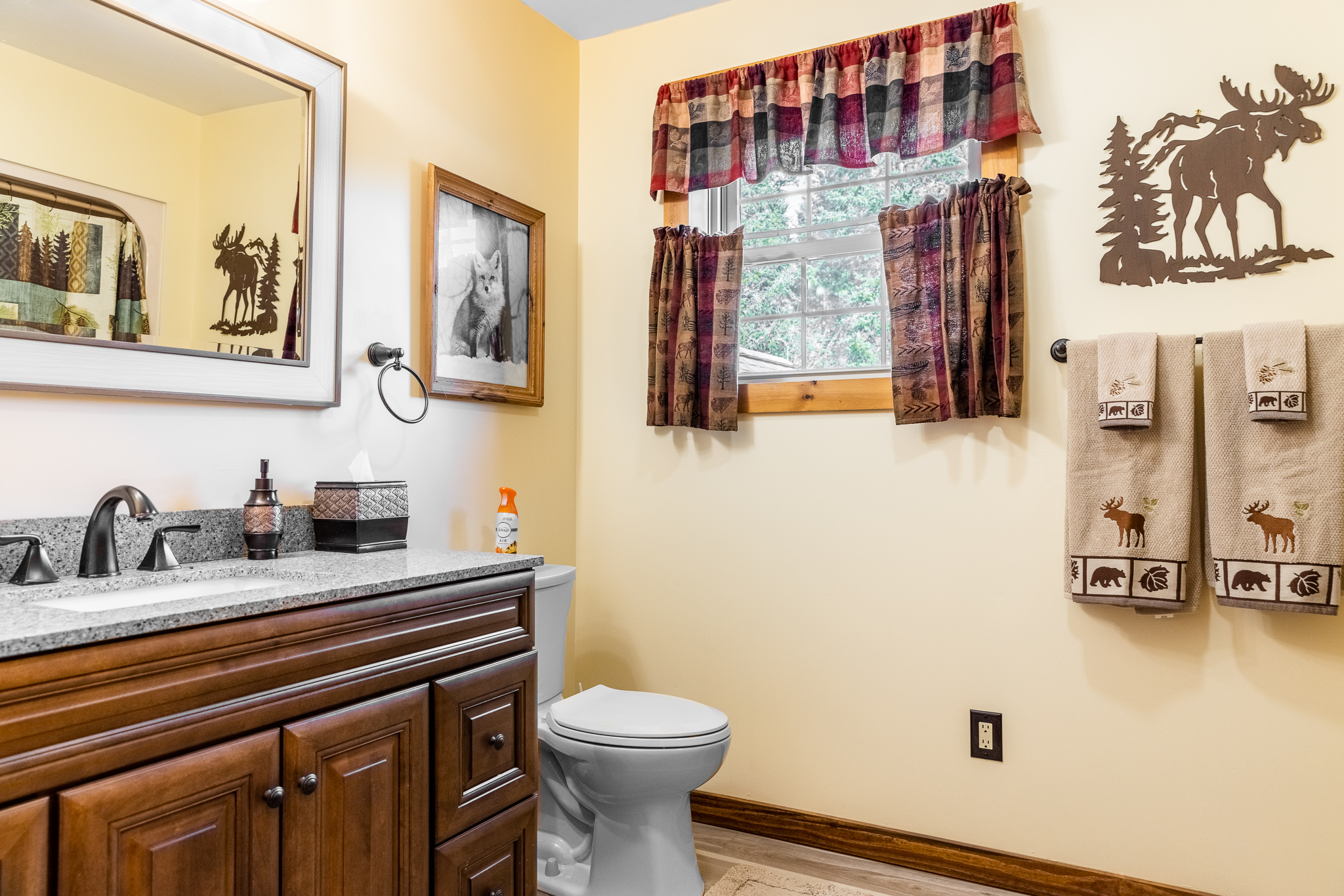 Upstairs full bathroom