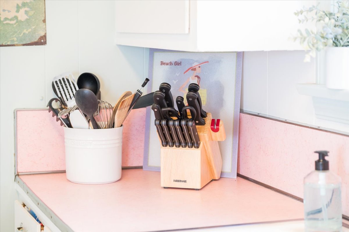 Kitchen stocked with amenities