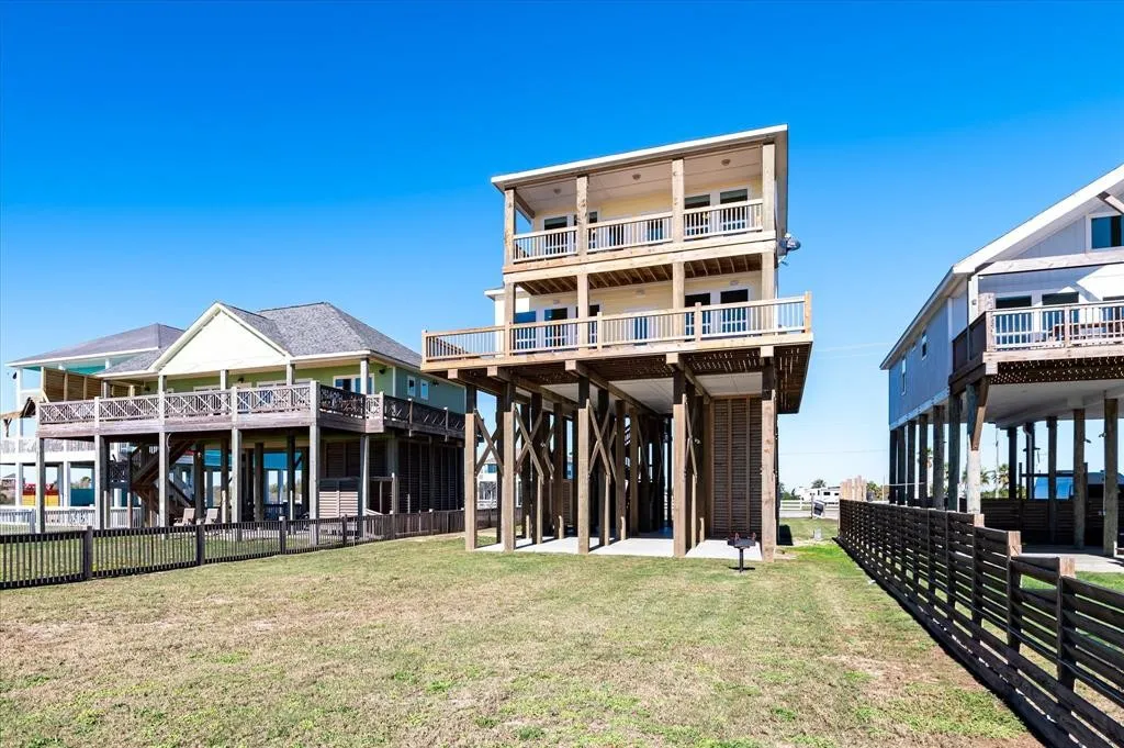 c34f6f40ccd74a79b962498cc1c0be4e | Beachhouse | Texas | TX | Vacation Homes | Galveston | Crystal Beach | Kokomo | Breezy Days | Beachfront Elegance | Sunrise Serenity | Southern Sands Property Management, LLC
