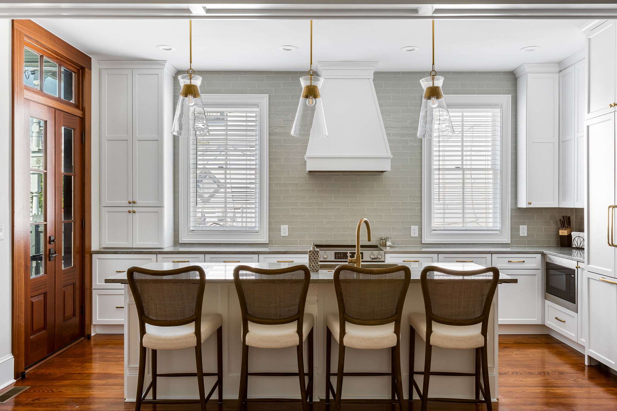 Eat-in kitchen with island seating for 4