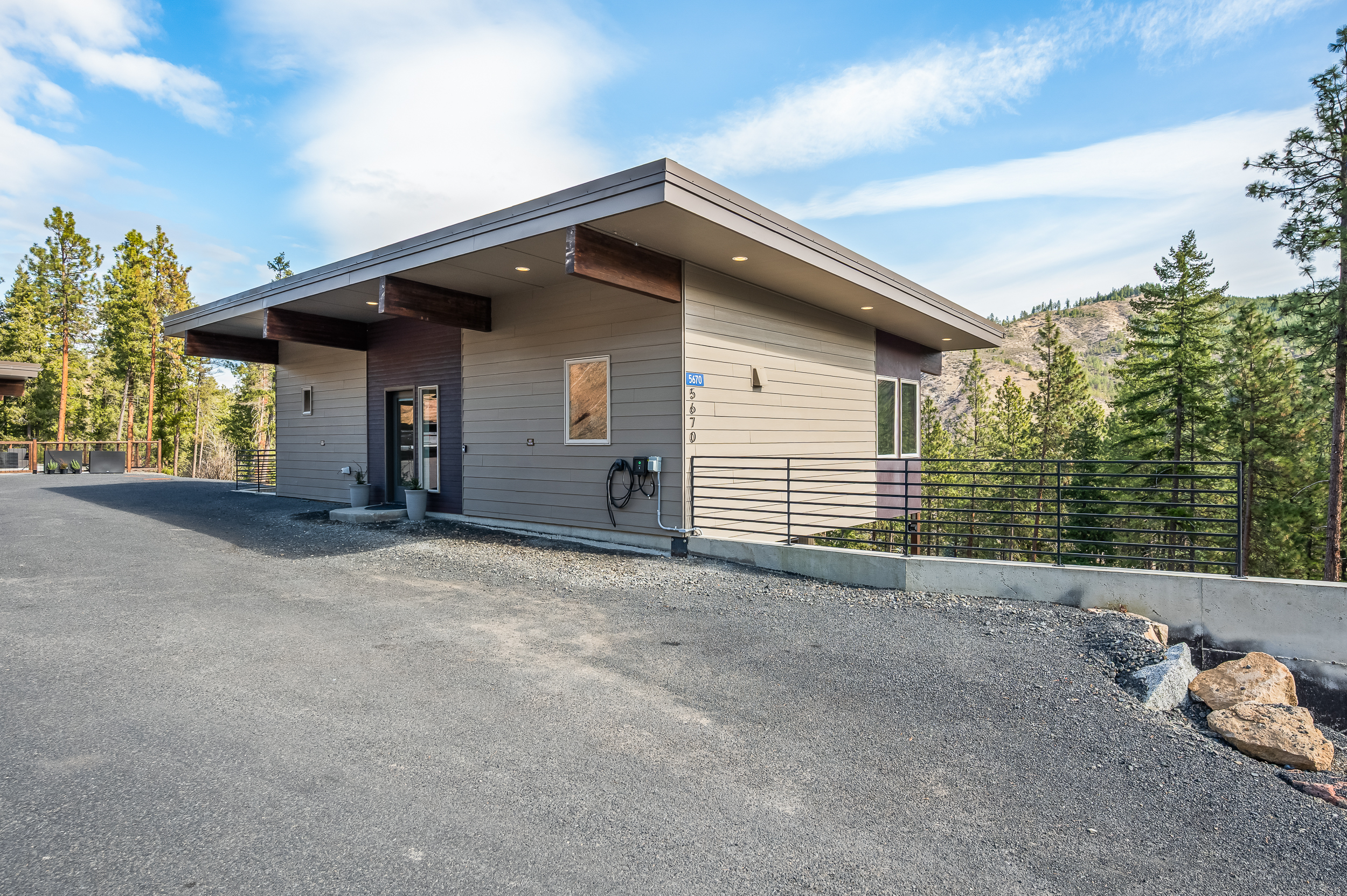 Front entrance and parking area for the home - max of 2 vehicles per the Chelan County vacation rental code