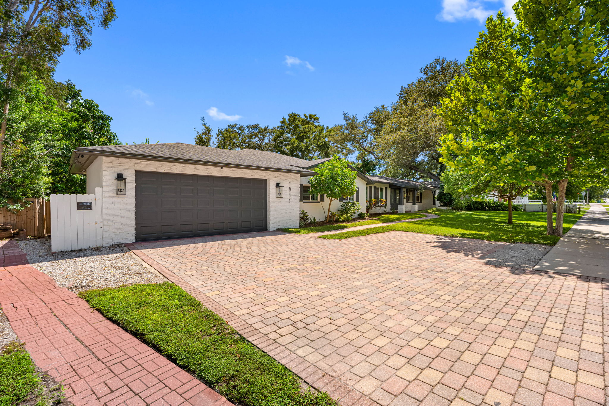 Spacious driveway